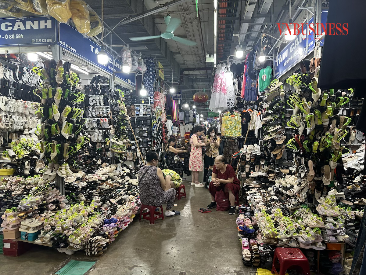 Tiểu thương loay hoay giữa áp lực bỏ thuế khoán và bài toán tăng giá