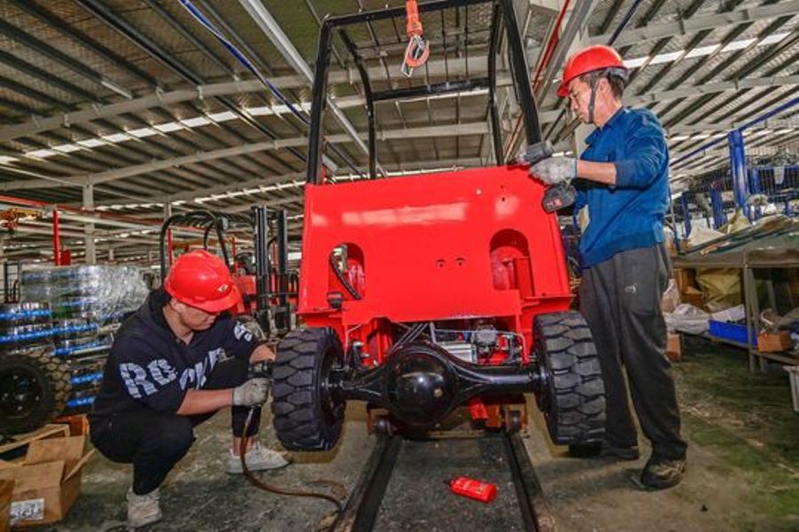 Các nhà máy châu Á chật vật với chi phí tăng cao