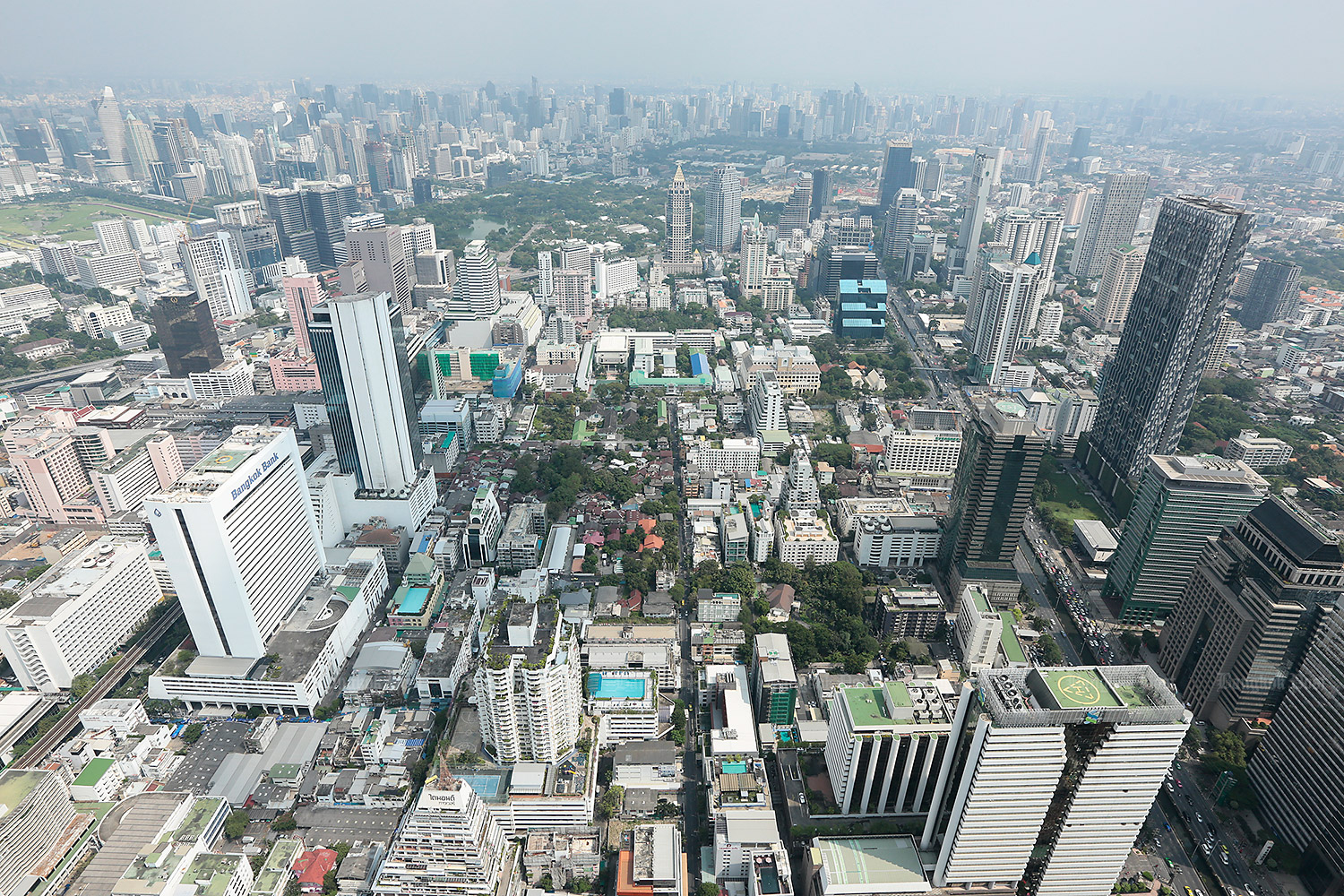 Giới phân tích liên tiếp hạ triển vọng doanh thu năm 2024 của các công ty châu Á