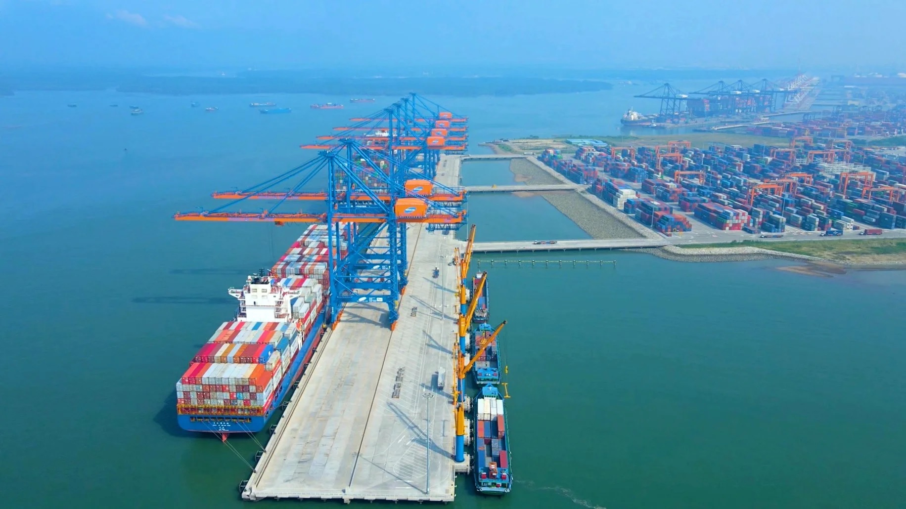 Cảng Gemadept (GMD): Sản lượng qua cảng chạm đáy, giá dịch vụ bốc dỡ có thể tăng 