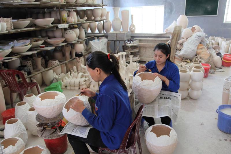 ‘Gãi đúng chỗ ngứa’ cho doanh nghiệp thoát khỏi các khoản phí cao