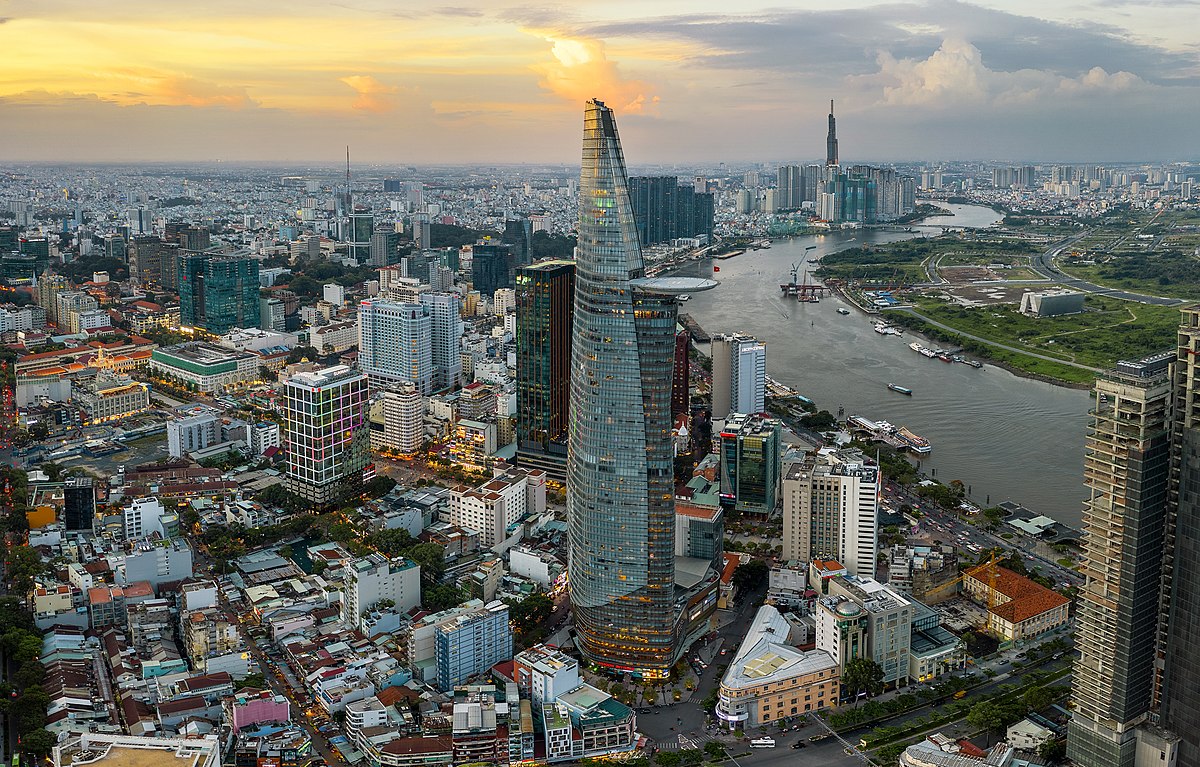  Việt Nam thăng hạng vượt bậc, dẫn đầu thế giới về cải thiện môi trường kinh doanh, trong khi nước láng giềng tụt hạng nhiều nhất 