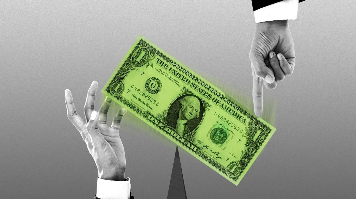  Nền kinh tế lớn nhất thế giới thoát ải suy thoái mặc FED tăng nóng lãi suất nhờ một yếu tố “hãm phanh”, chuyên gia lắc đầu: “Không bền vững” 