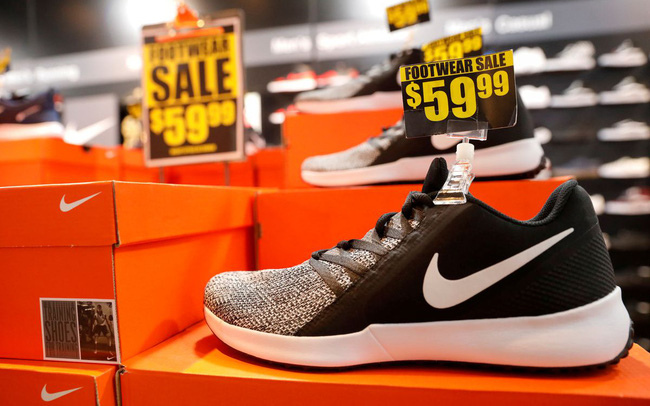 Nike tăng sản xuất ở Indonesia và lời cảnh tỉnh xuất khẩu thoát gia công