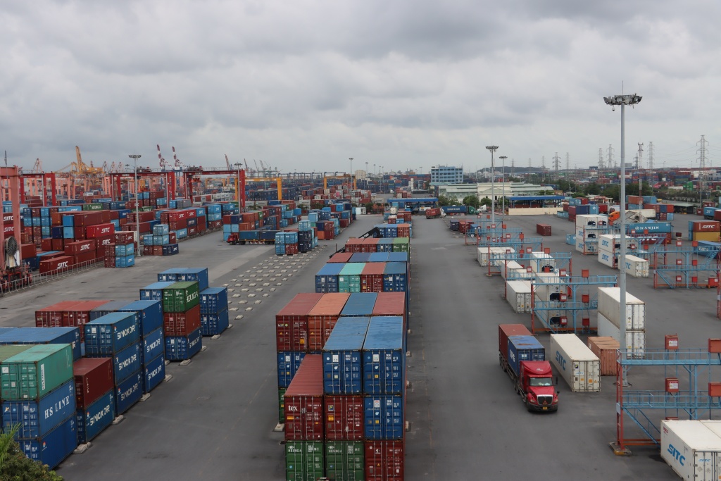 Xuất nhập khẩu với châu Á đạt 242 tỷ USD 